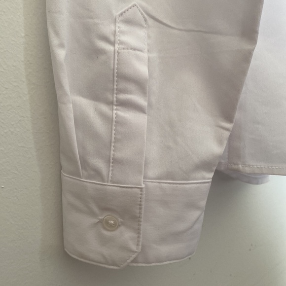 Women’s white button down shirt (blouse) Reitman’s Ressentials - Picture 7 of 8